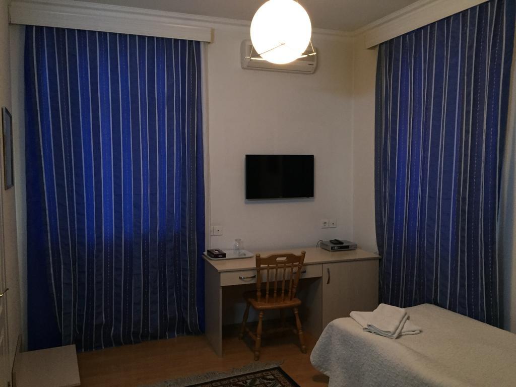 Buta Hotel Baku Room photo